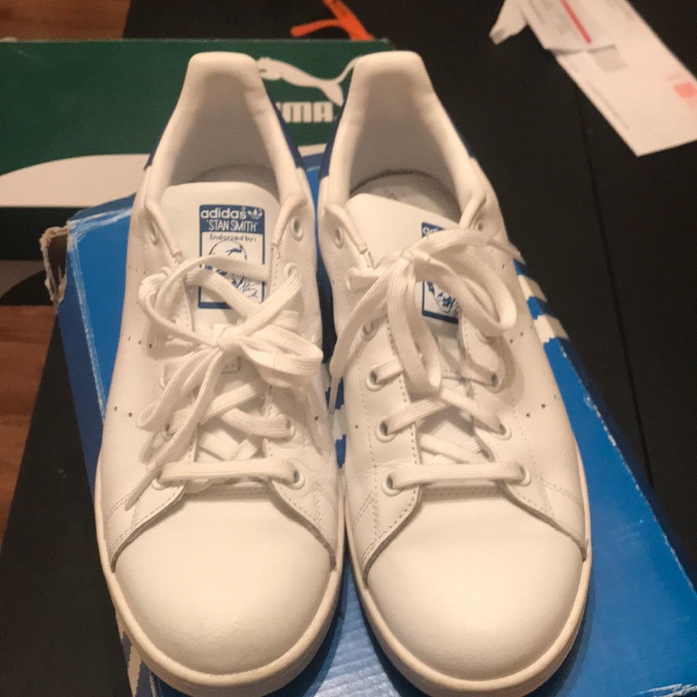 Adidas. Loop runner. Size 7 kids.
